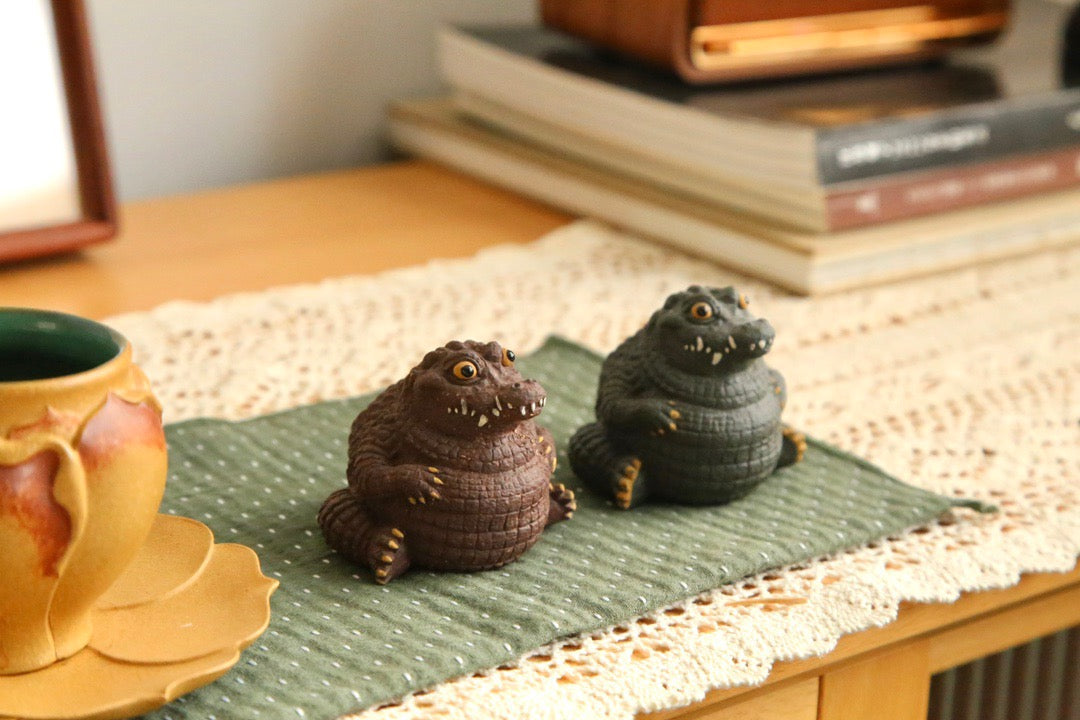 “Big Crocodile” (大鳄鱼) Yixing Zisha Tea Pet