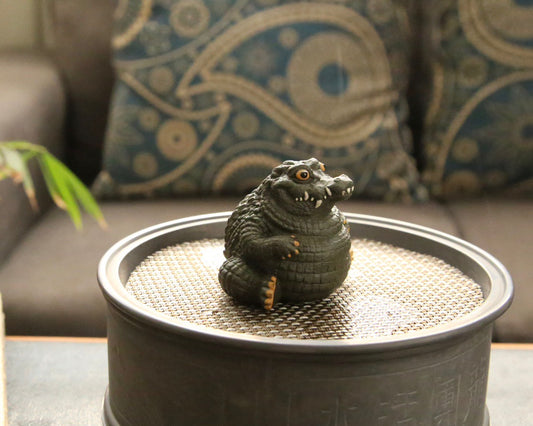 “Big Crocodile” (大鳄鱼) Yixing Zisha Tea Pet