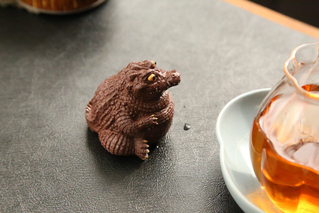 “Big Crocodile” (大鳄鱼) Yixing Zisha Tea Pet