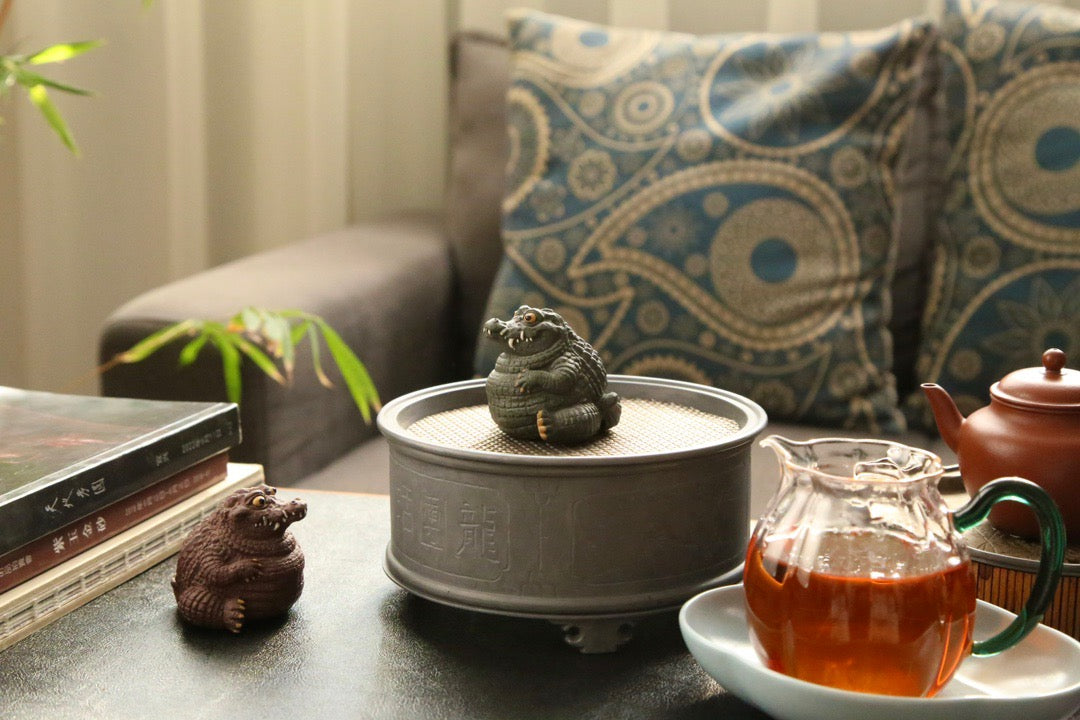 “Big Crocodile” (大鳄鱼) Yixing Zisha Tea Pet