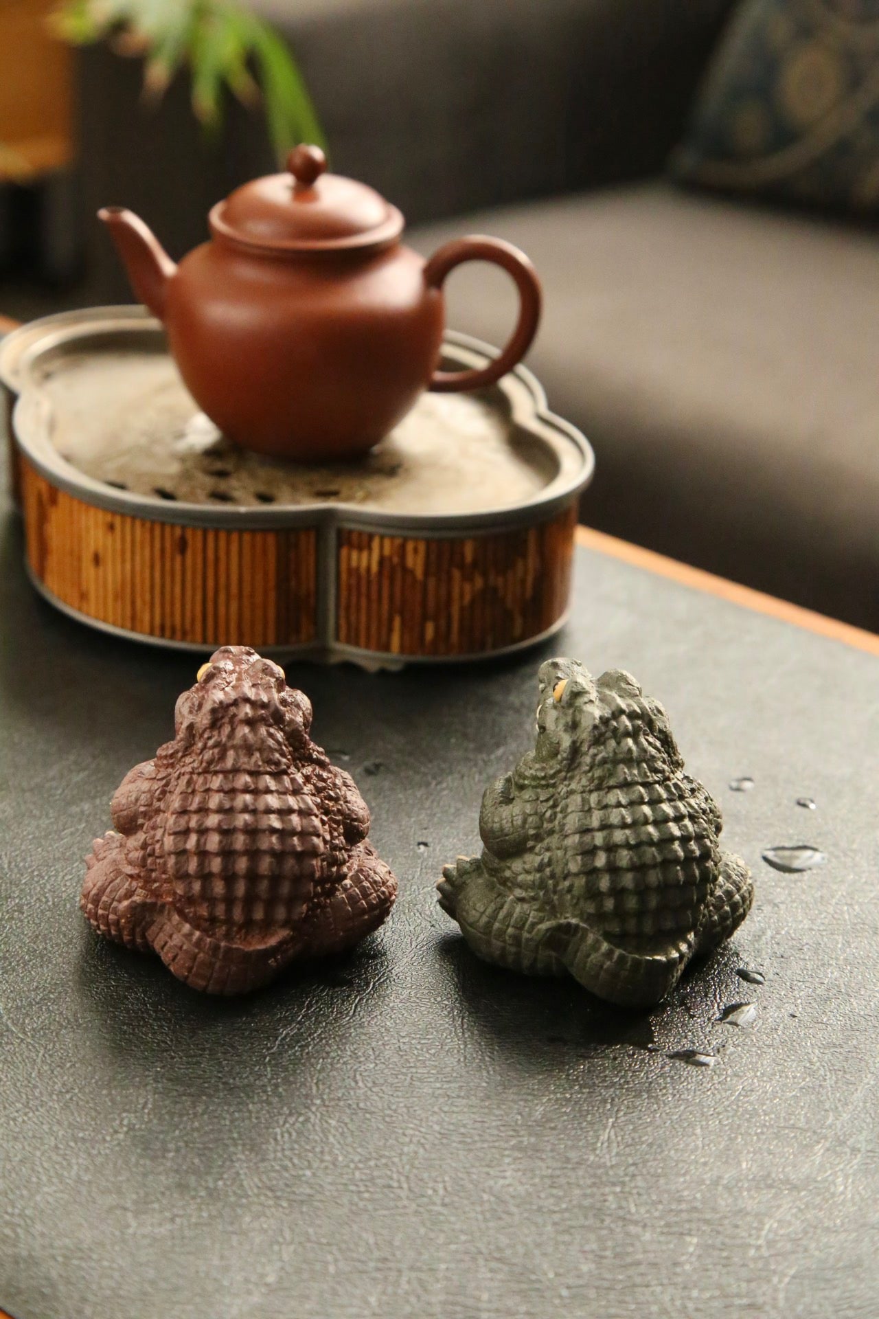 “Big Crocodile” (大鳄鱼) Yixing Zisha Tea Pet