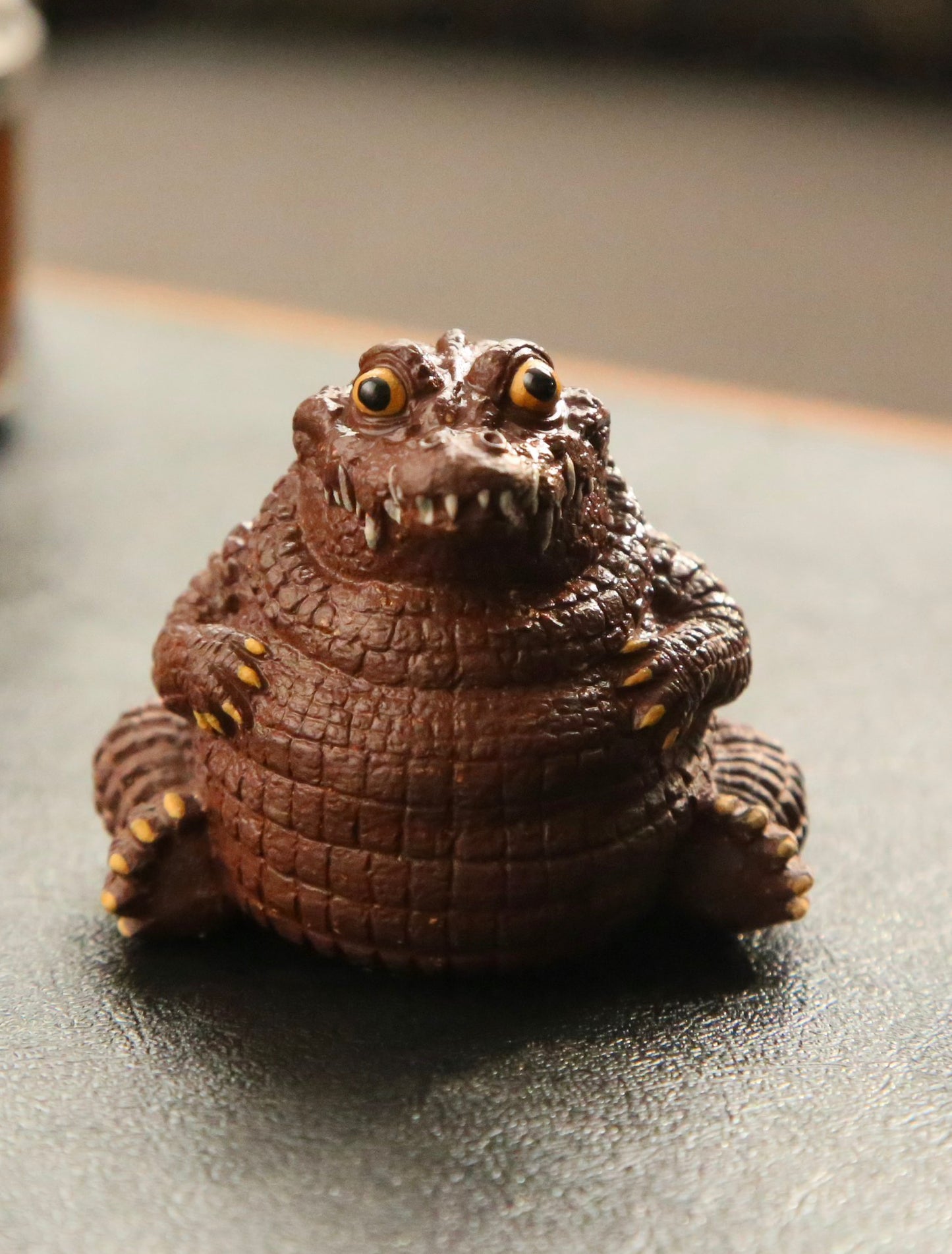 “Big Crocodile” (大鳄鱼) Yixing Zisha Tea Pet