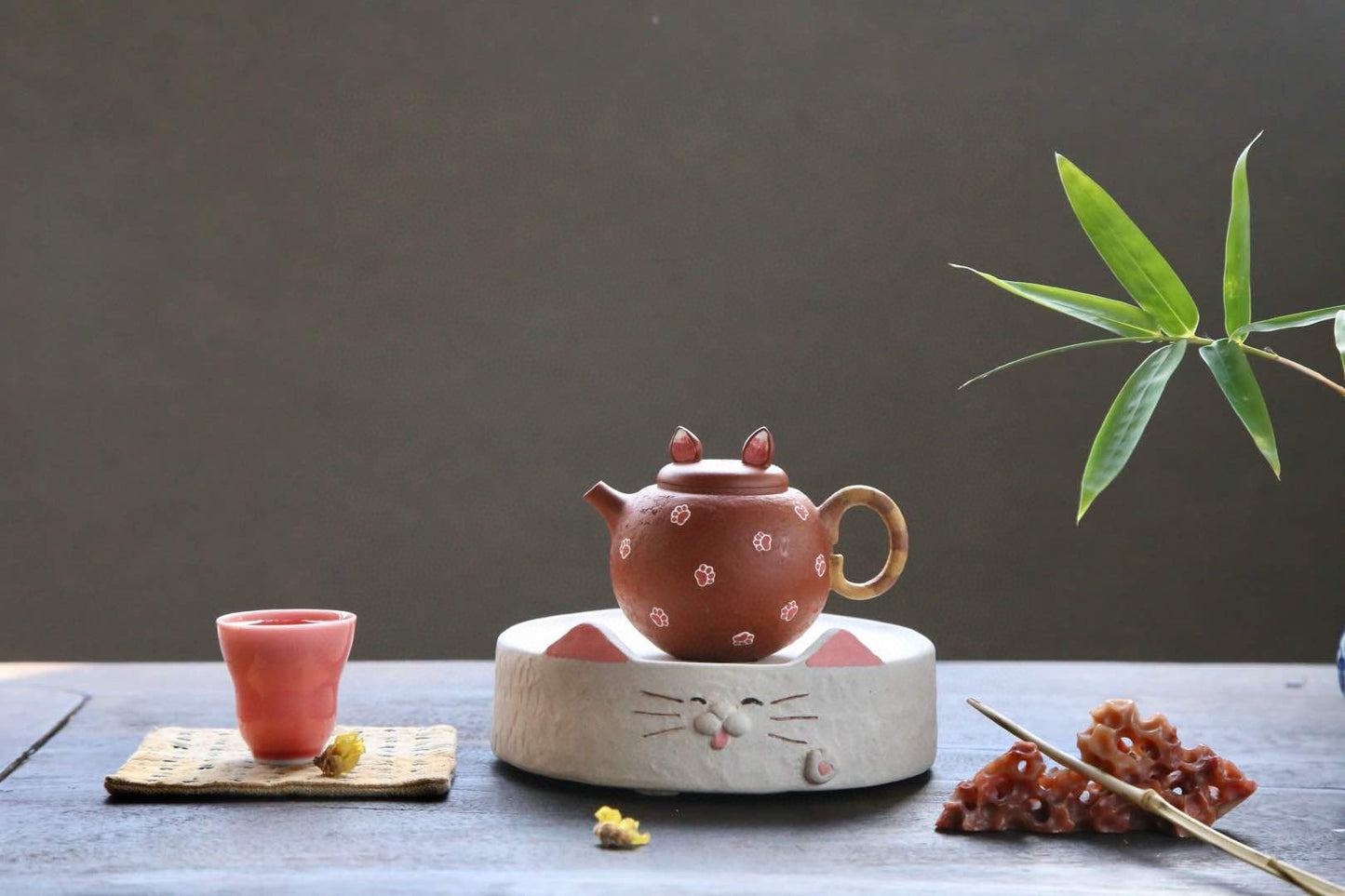Biomorphic Cat (仿生小猫咪壶) Yixing Zisha Teapot 150ML