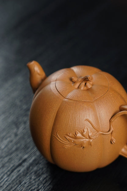 Bionic Tall Pumpkin (仿生高南瓜) Yixing Zisha Teapot 380ML