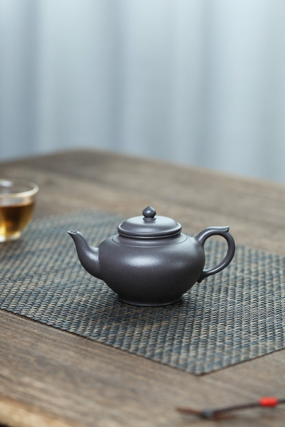 Classic Xiaoying (笑樱壶) Yixing Zisha Teapot 230ML