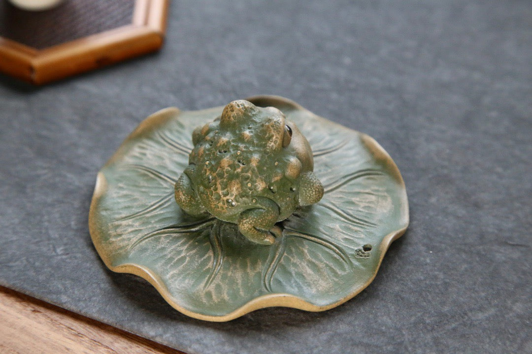 Froggy Fun (蛙趣香插) Yixing Zisha Incense Holder Teapet