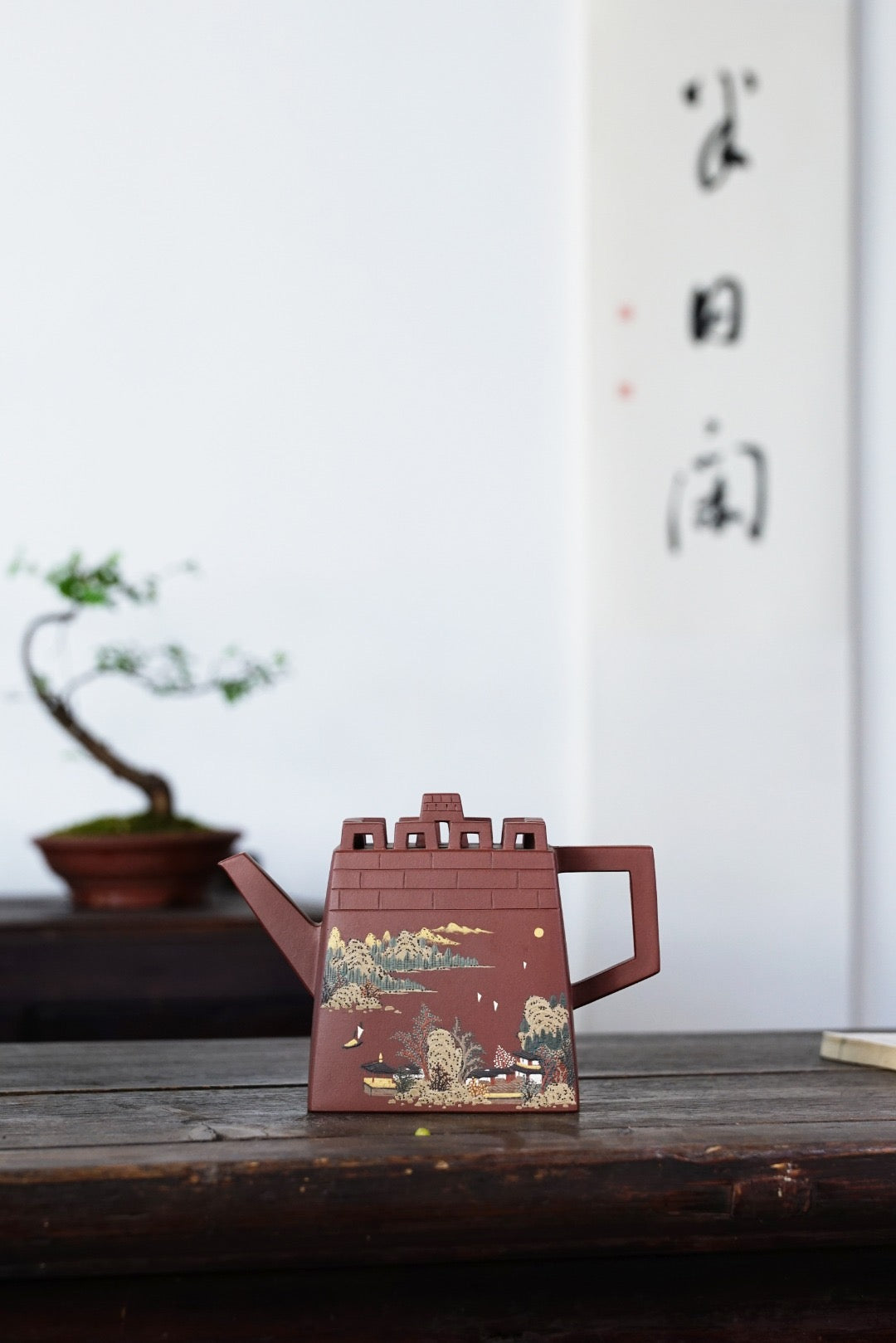 The Great Wall Teapot – Mud-Painting (泥绘长城壶) Yixing