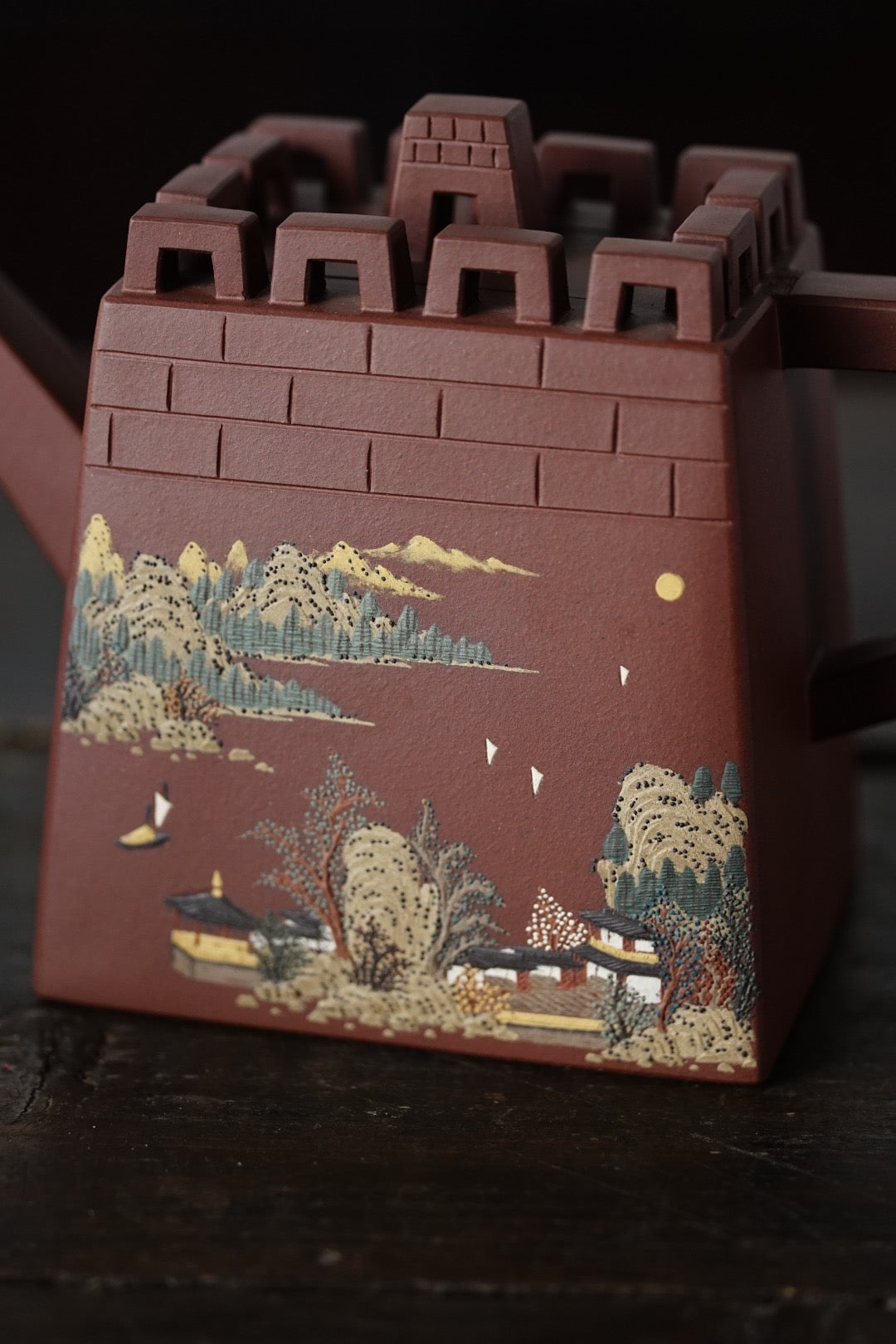 The Great Wall Teapot – Mud-Painting (泥绘长城壶) Yixing Zisha Teapot 480ML