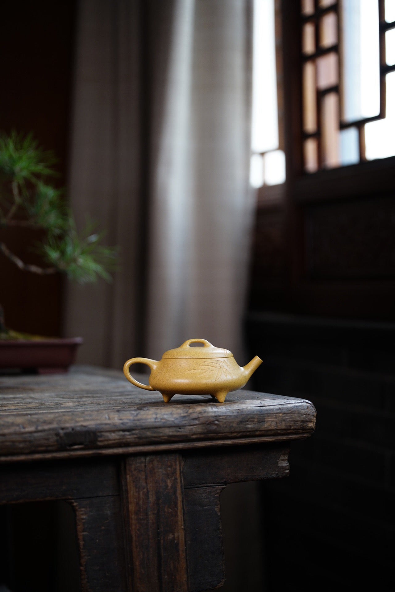 Tripod Yunpiao (三足韵瓢) Yixing Zisha Teapot 160ML
