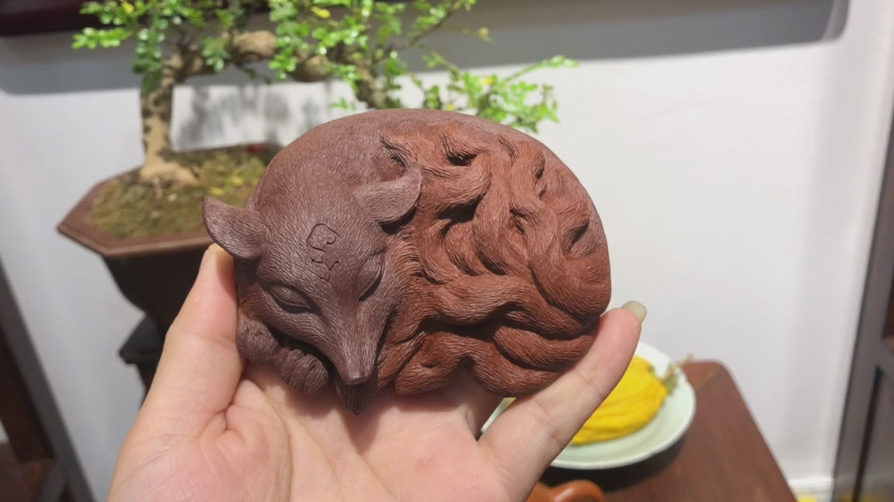 Nine-Tailed Fox (九尾狐) Yixing Zisha Teapet | NiceTeapot